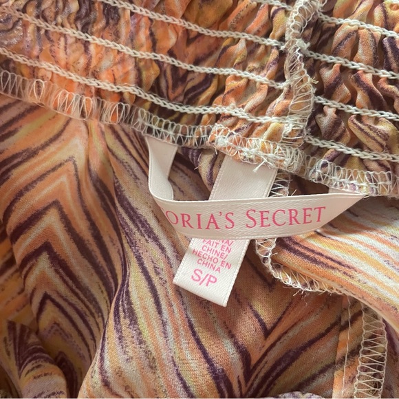 Victorias Secret Ruffle String Bikini - Picture 5 of 5